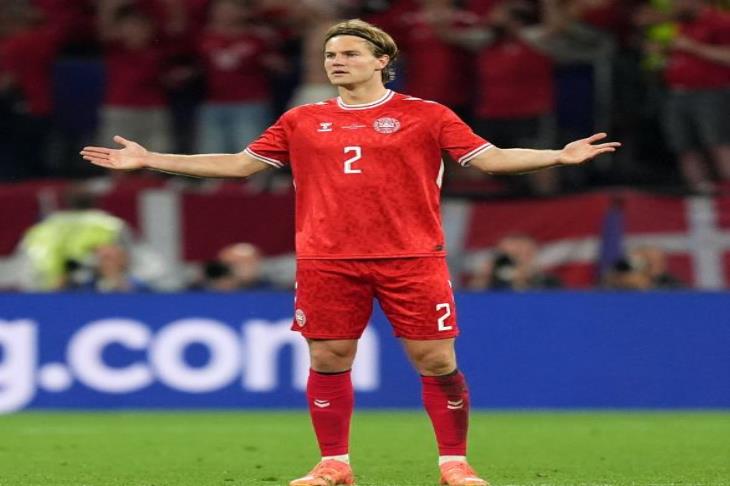 لقطة اليوم.. بين التسجيل والإلغاء والتسبب بركلة جزاء.. الكرة تعاند أندرسن في 3 دقائق